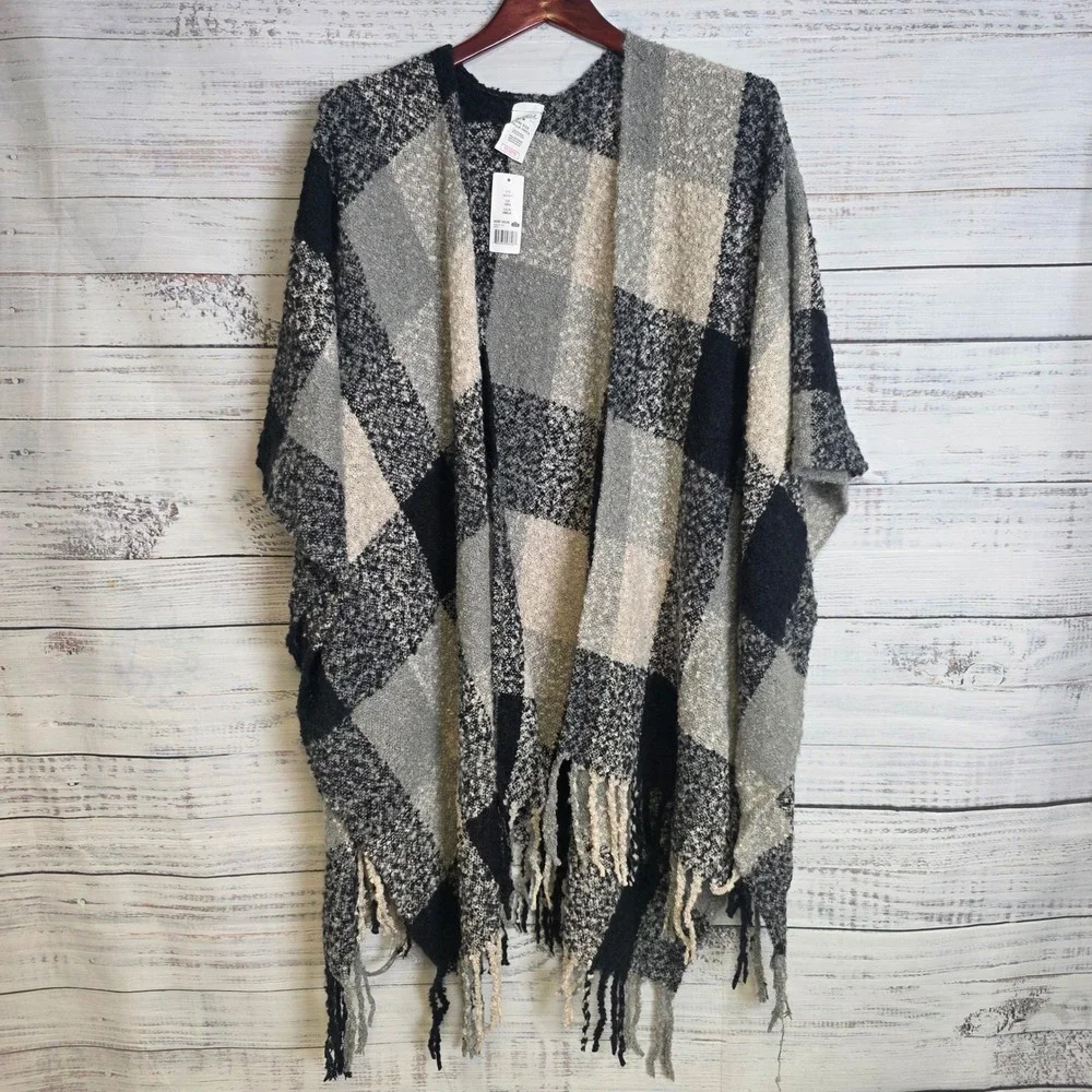 Woolrich Amelia Poncho Wrap‎ Black Grey Plaid Fringe Boucle Knit OSFA NEW